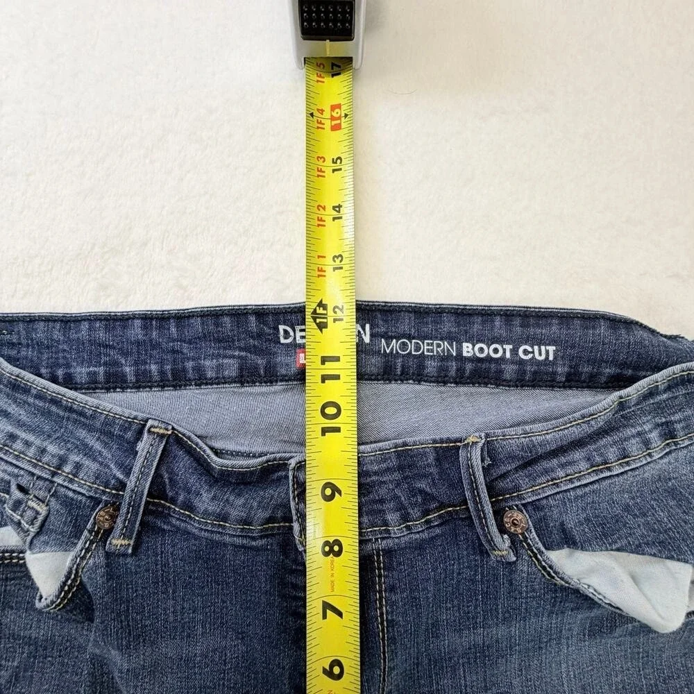 Levi's Women's Denzien Modern Boot Cut Blue Denim Jeans‎ Size 34x32